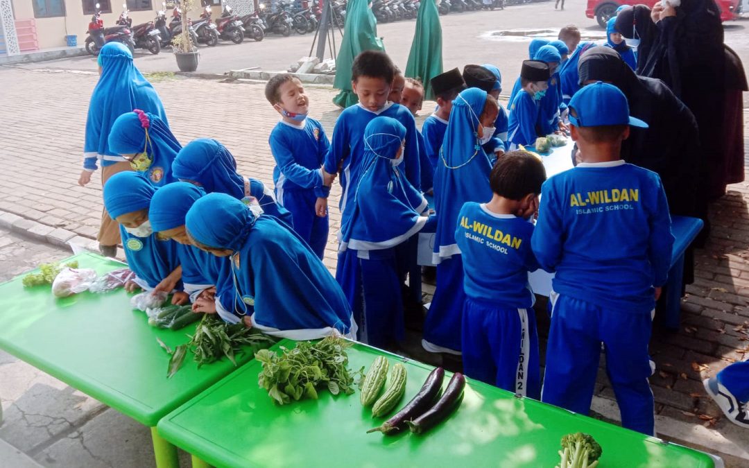 Mengenalkan Beragam Sayuran – TK Al-Wildan Islamic School 2 Bekasi